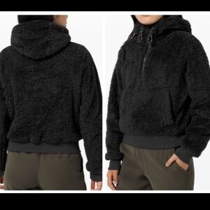 Lululemon Oh So Sherpa Half Zip Black, size 6 in EUC.